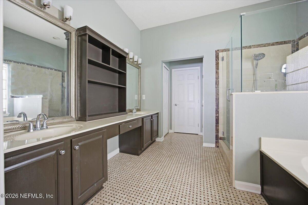10642 ROUNDWOOD GLEN Court