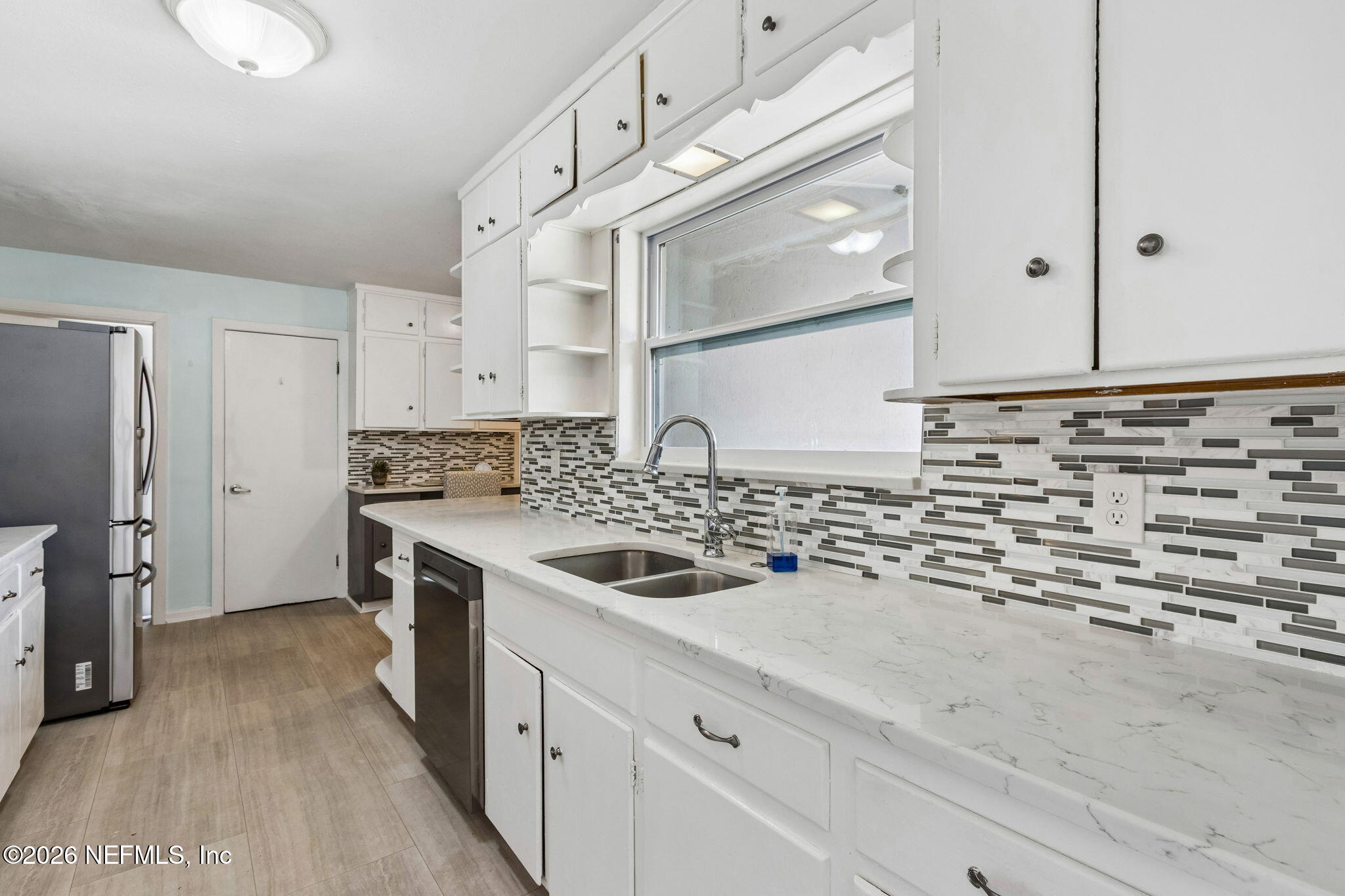 915 OLD GROVE Manor