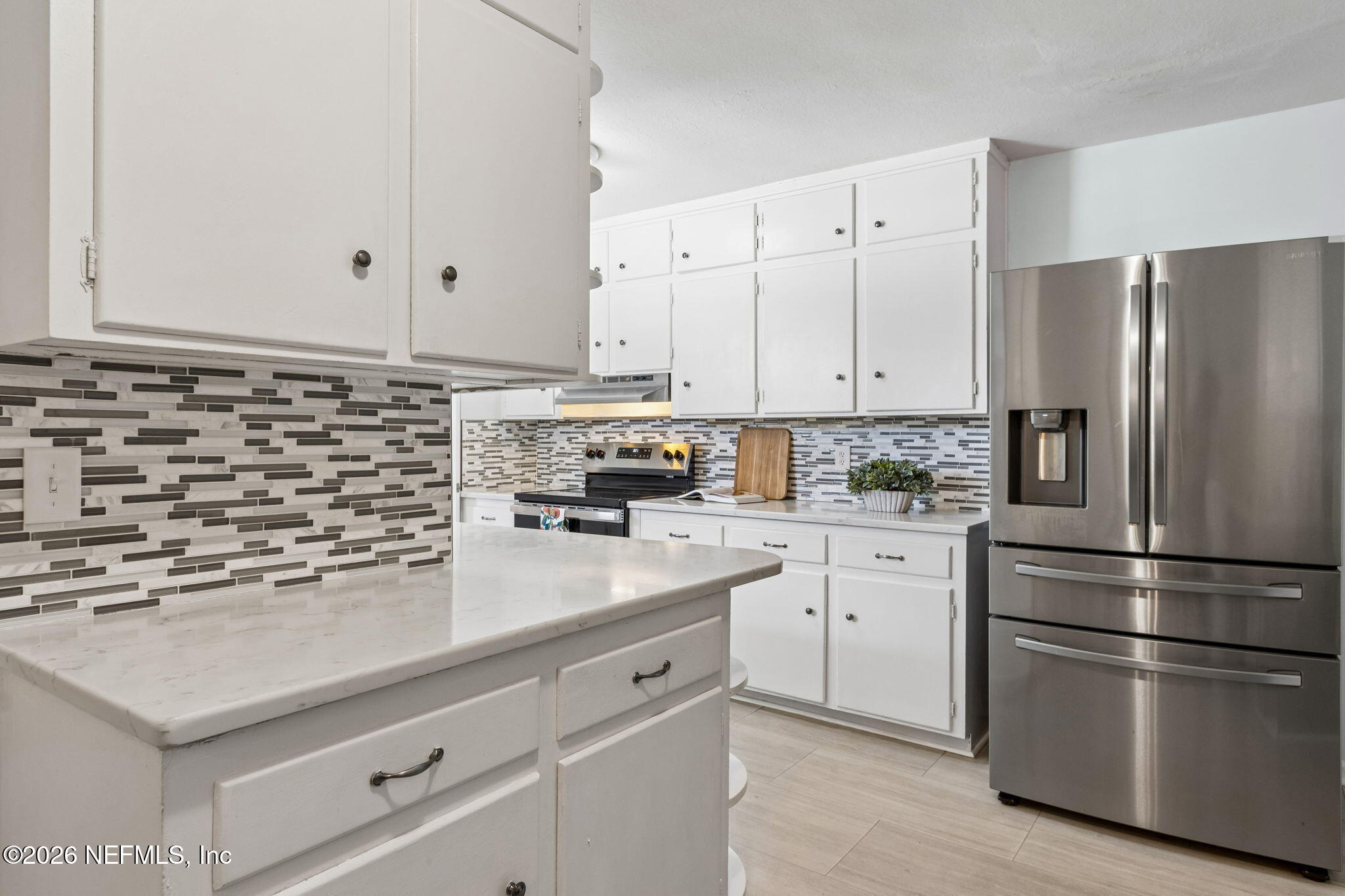 915 OLD GROVE Manor