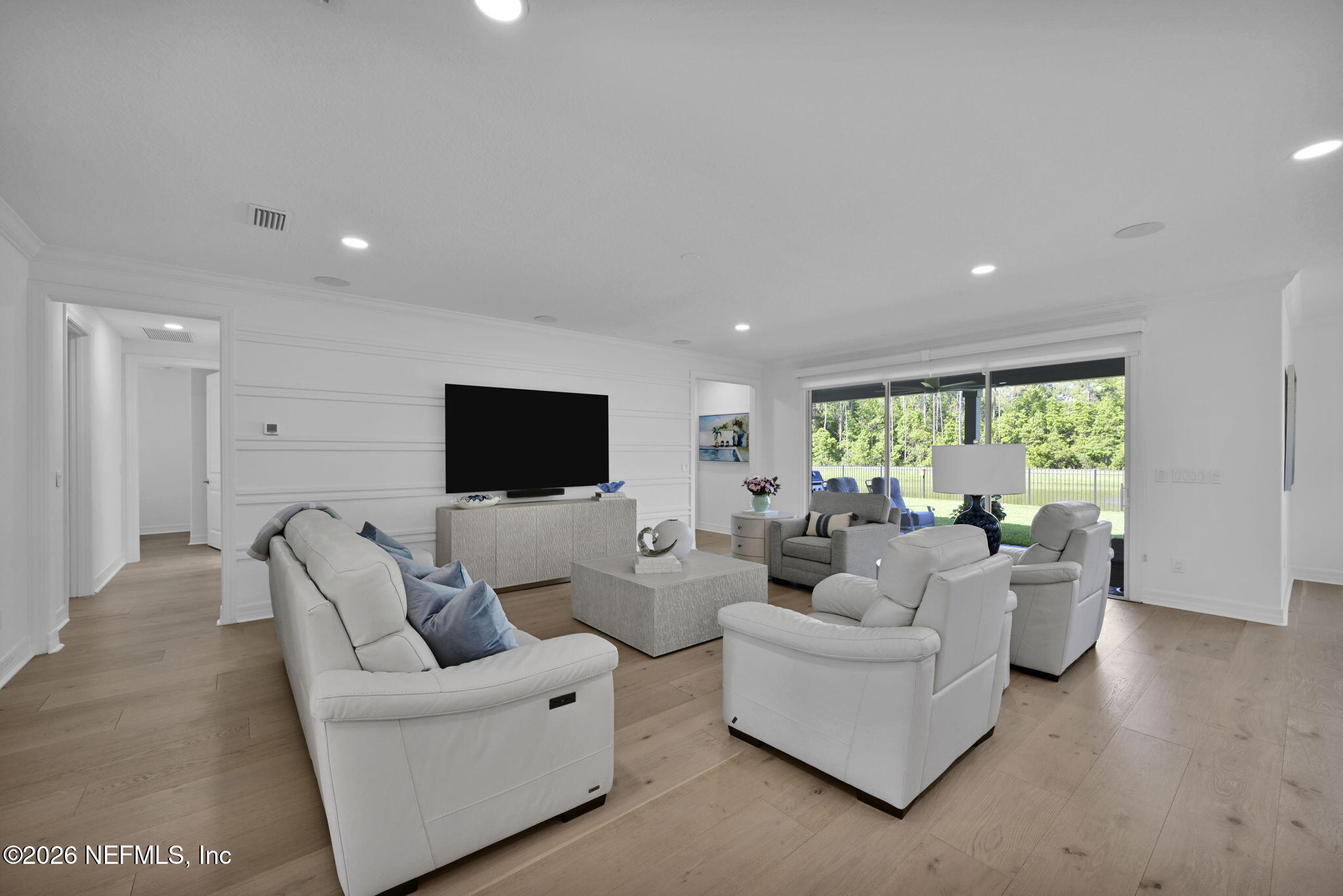 82 GLENHURST Avenue