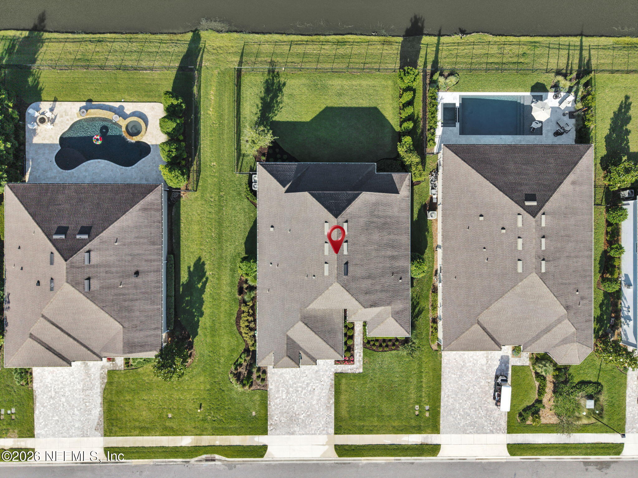 82 GLENHURST Avenue