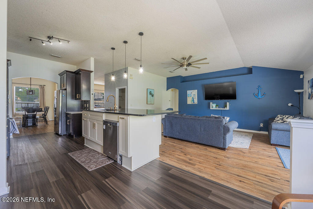 3787 JULIET LEIA Circle W