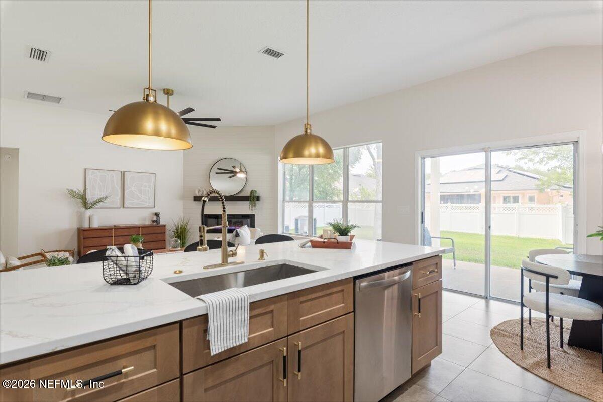 136 MAHOGANY BAY Drive, St. Johns