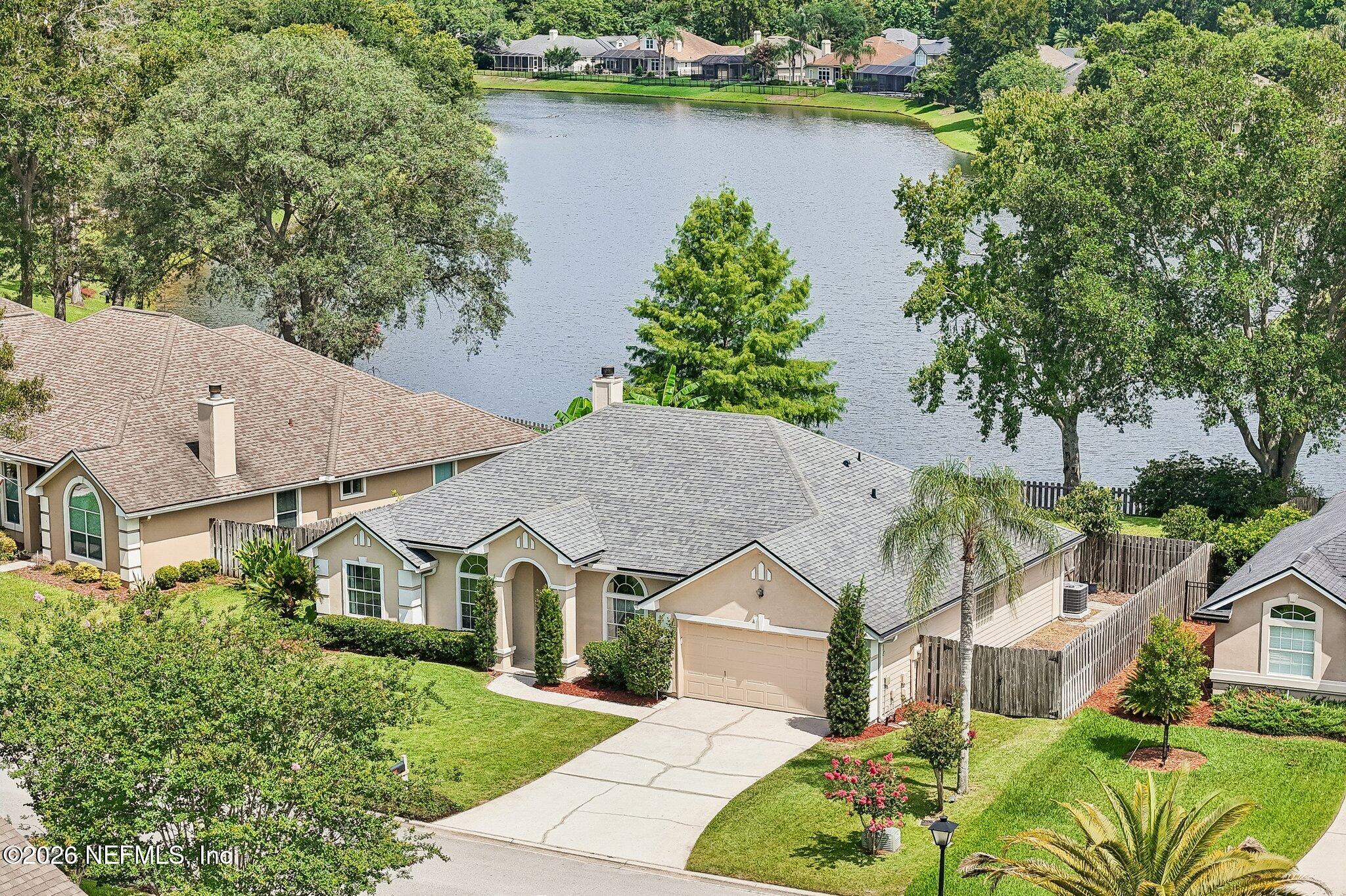 372 MAPLEWOOD Drive, St. Johns