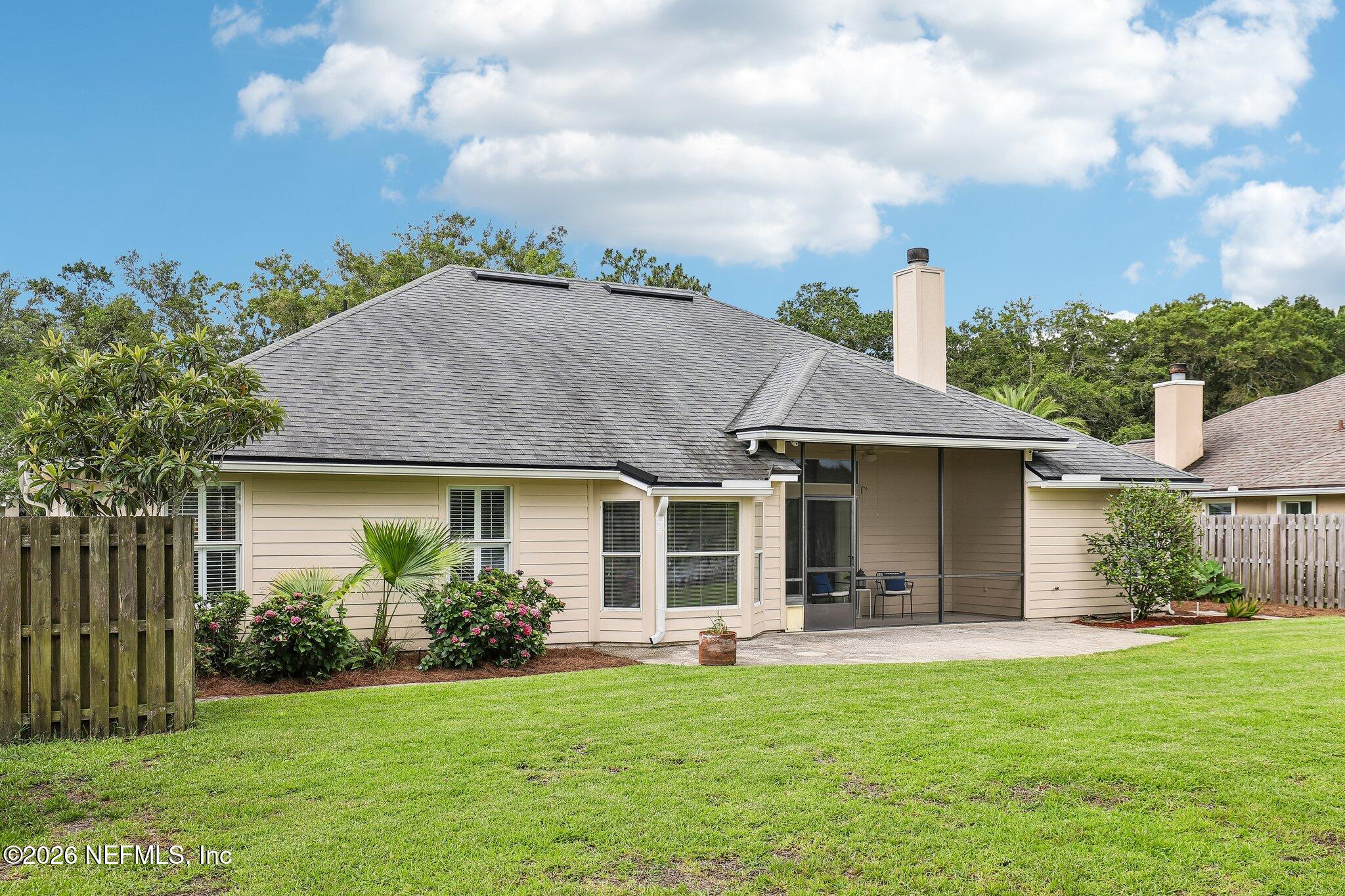 372 MAPLEWOOD Drive, St. Johns