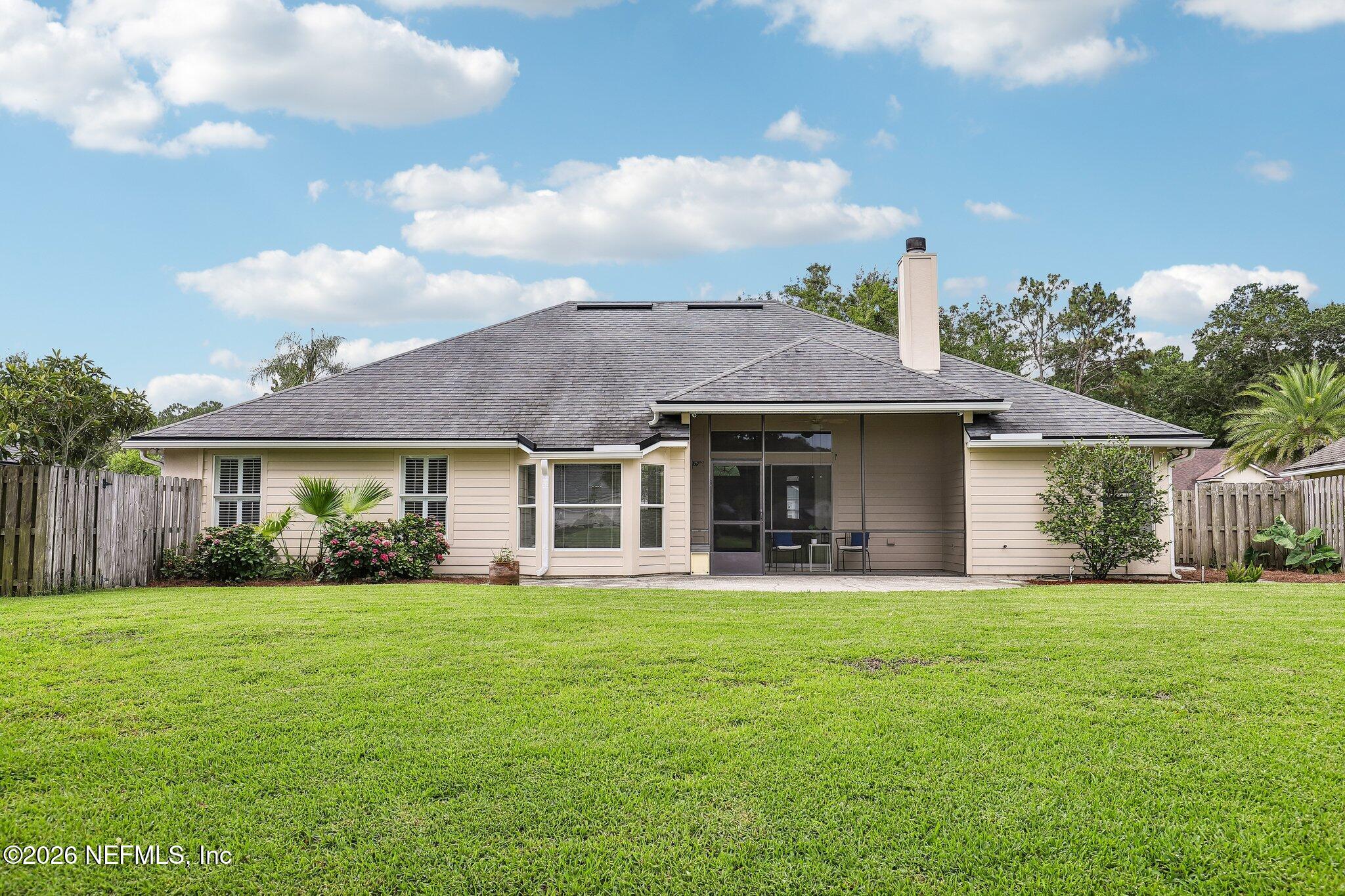 372 MAPLEWOOD Drive, St. Johns