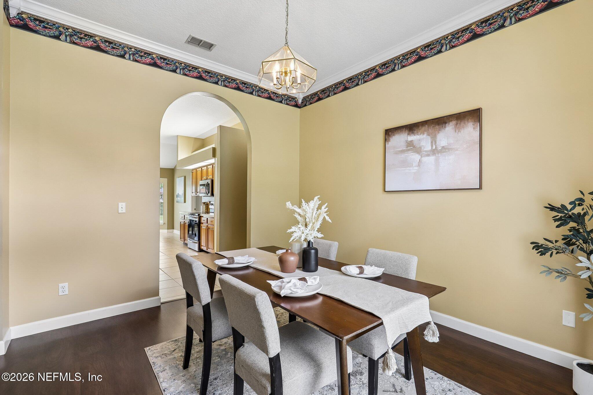 372 MAPLEWOOD Drive, St. Johns