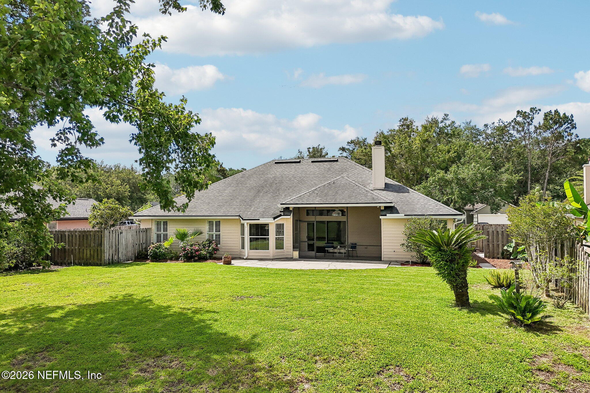 372 MAPLEWOOD Drive, St. Johns