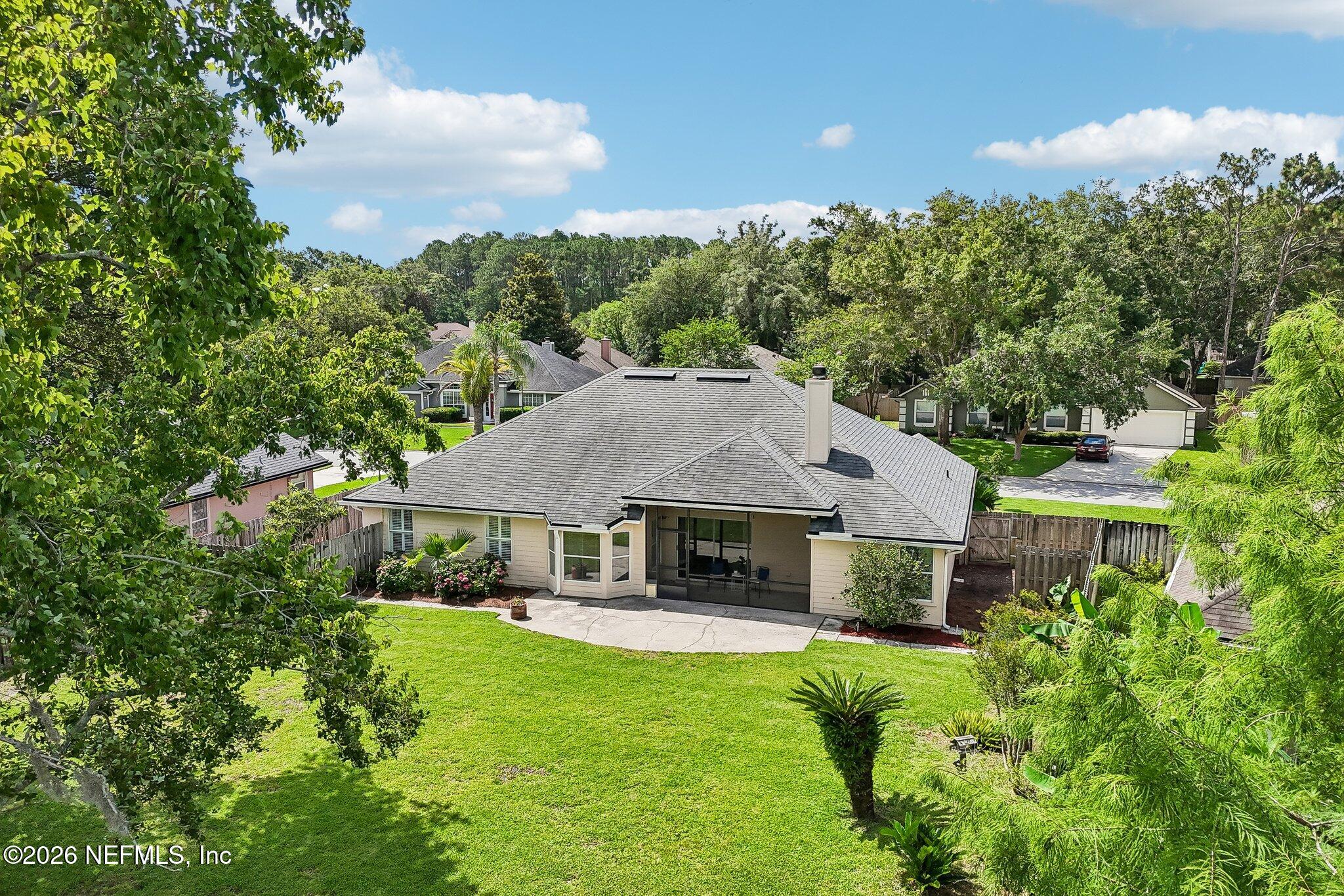 372 MAPLEWOOD Drive, St. Johns
