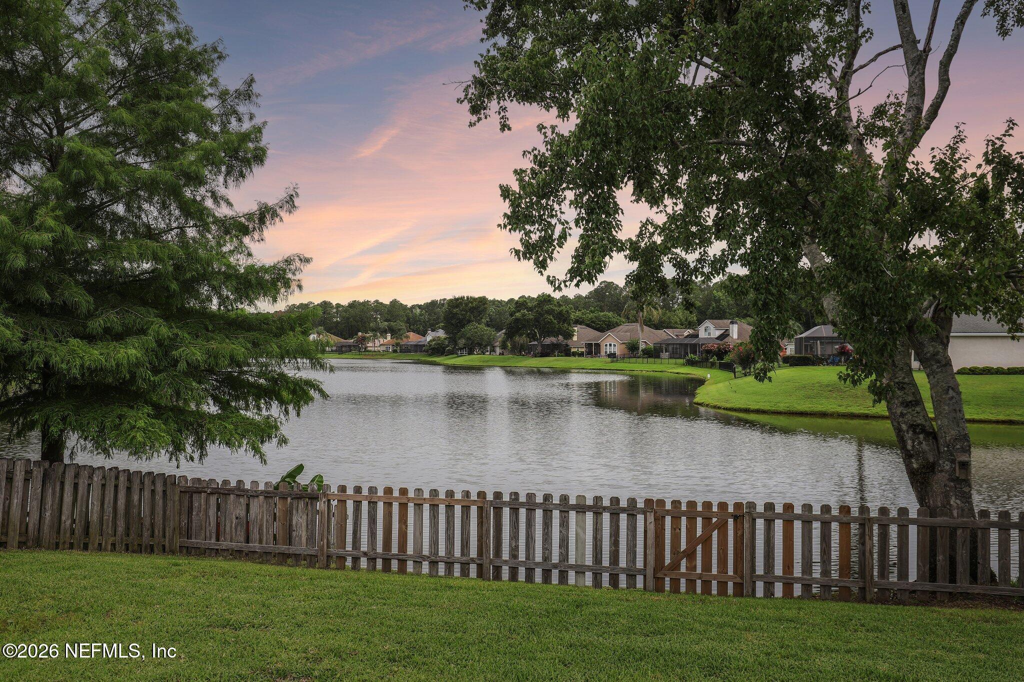 372 MAPLEWOOD Drive, St. Johns