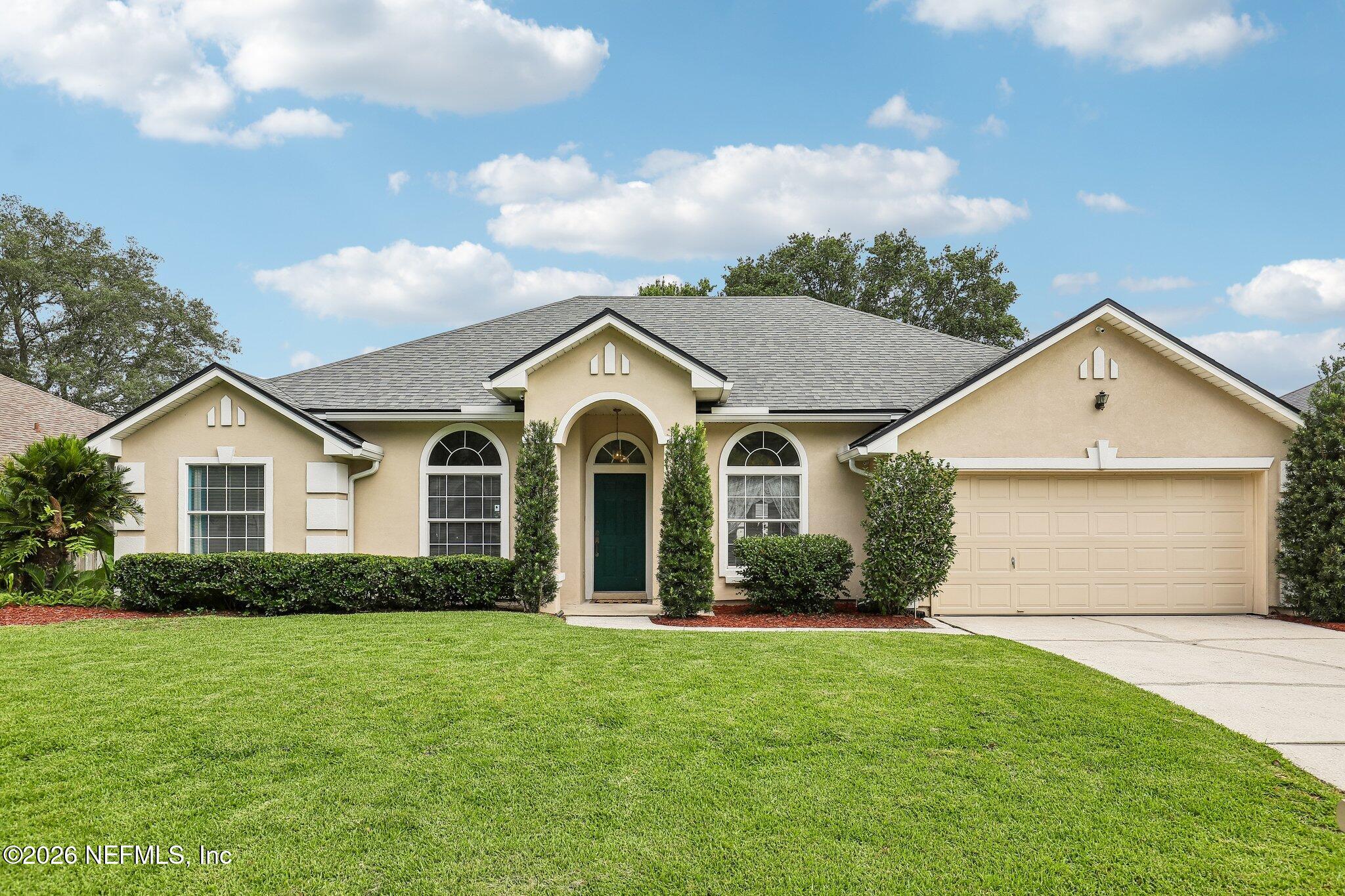 372 MAPLEWOOD Drive, St. Johns