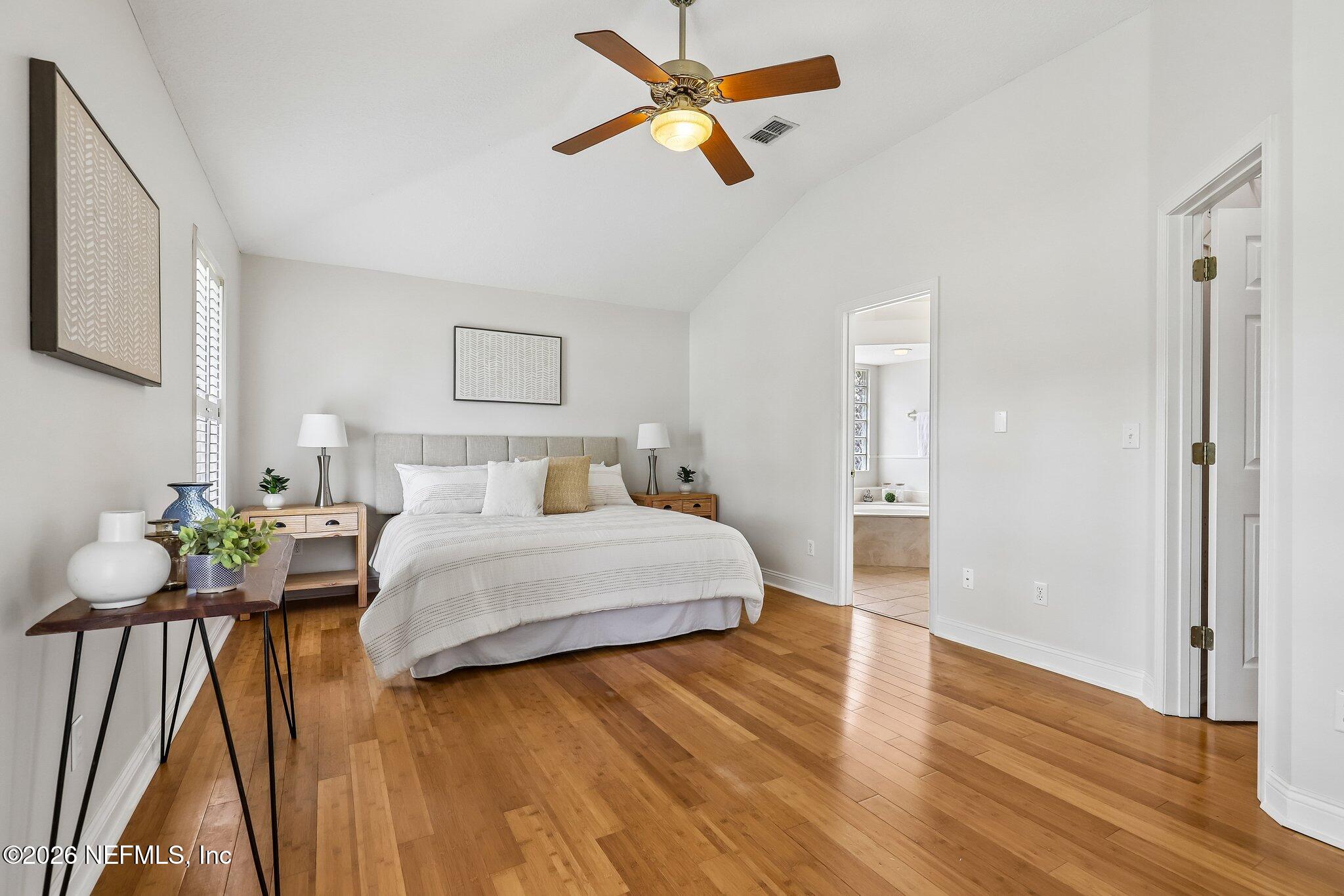372 MAPLEWOOD Drive, St. Johns