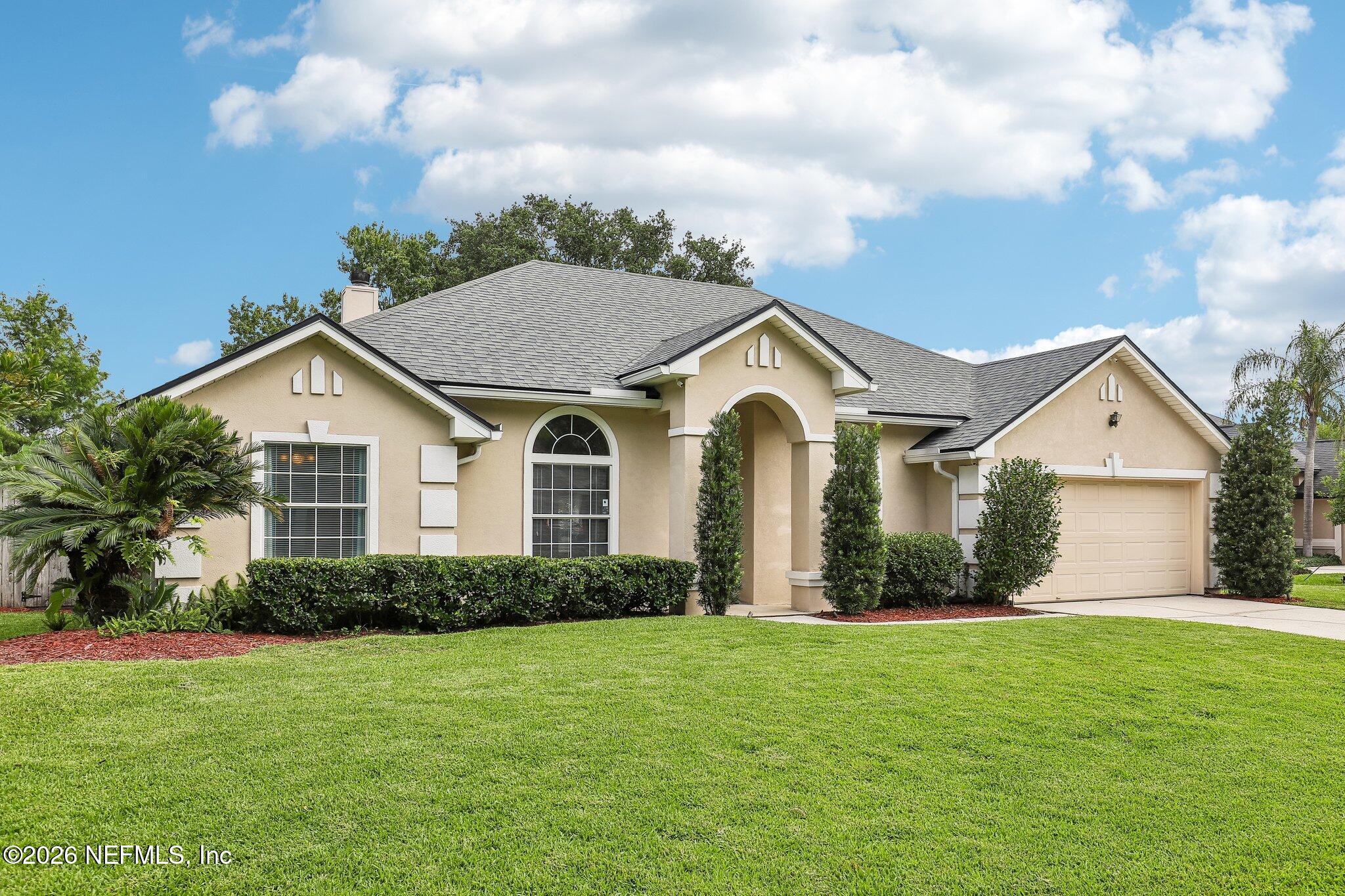 372 MAPLEWOOD Drive, St. Johns