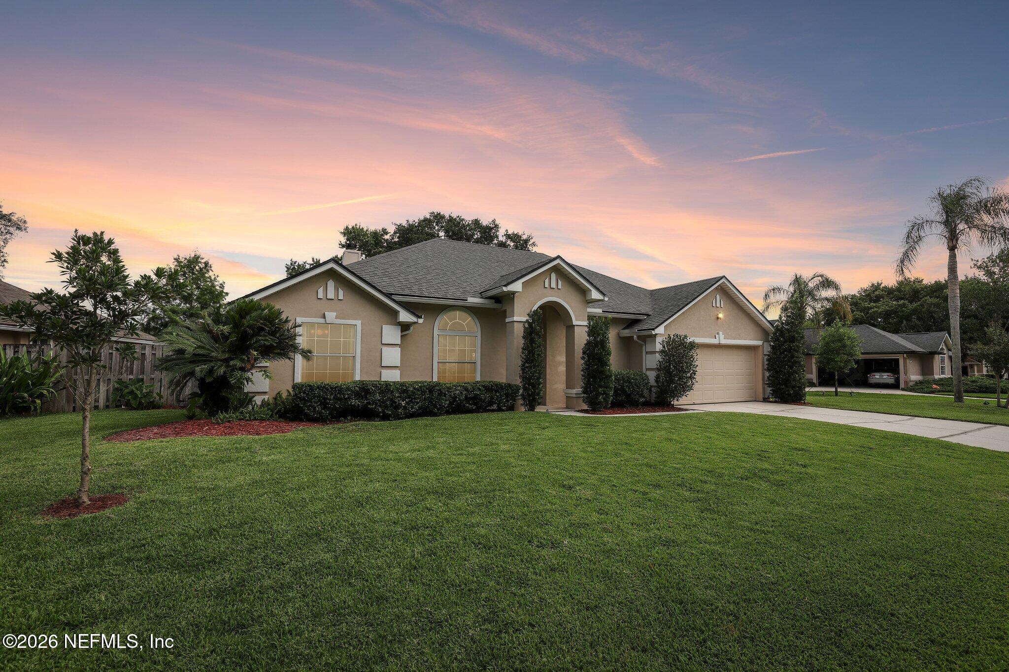 372 MAPLEWOOD Drive, St. Johns