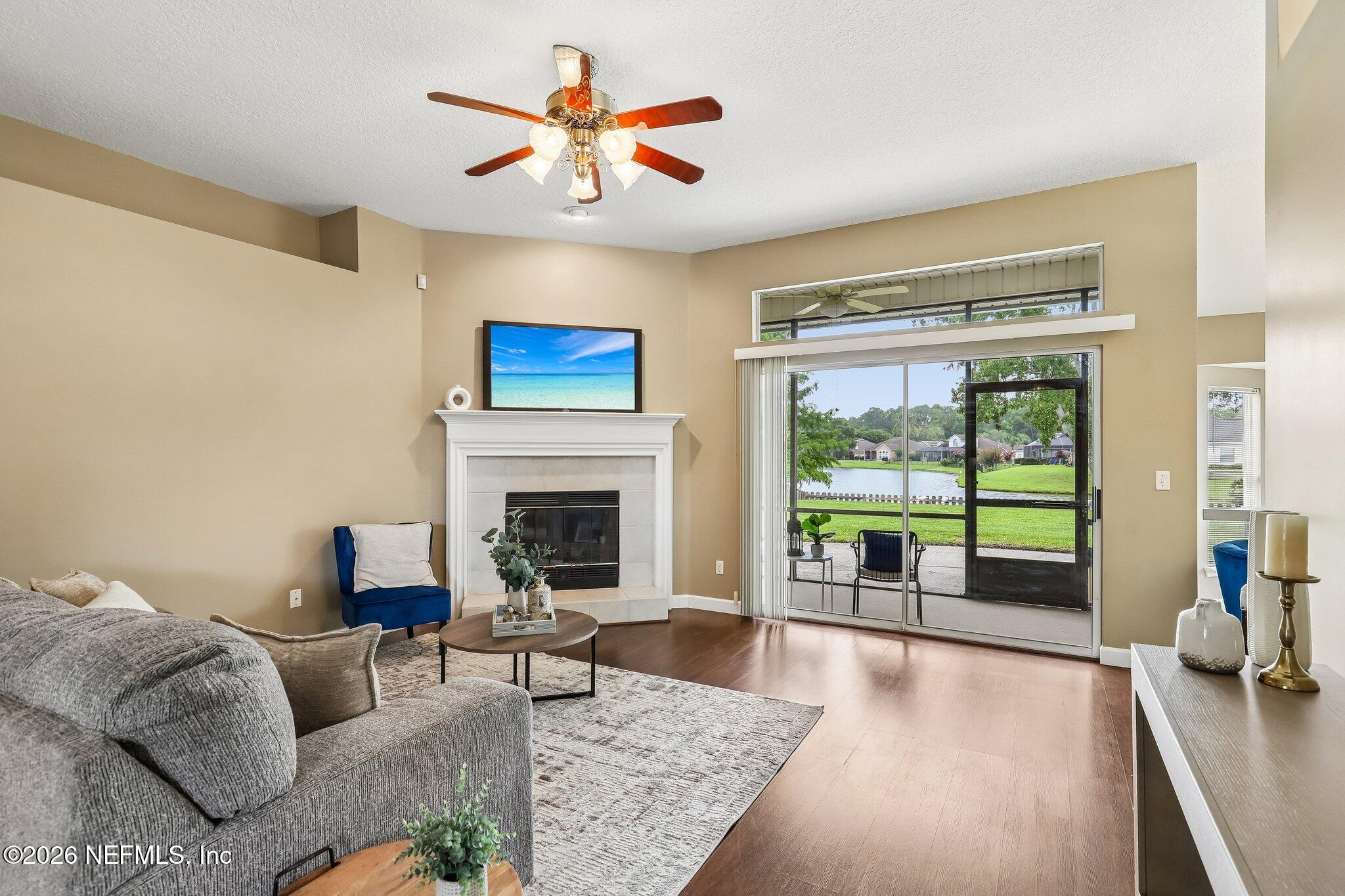372 MAPLEWOOD Drive, St. Johns