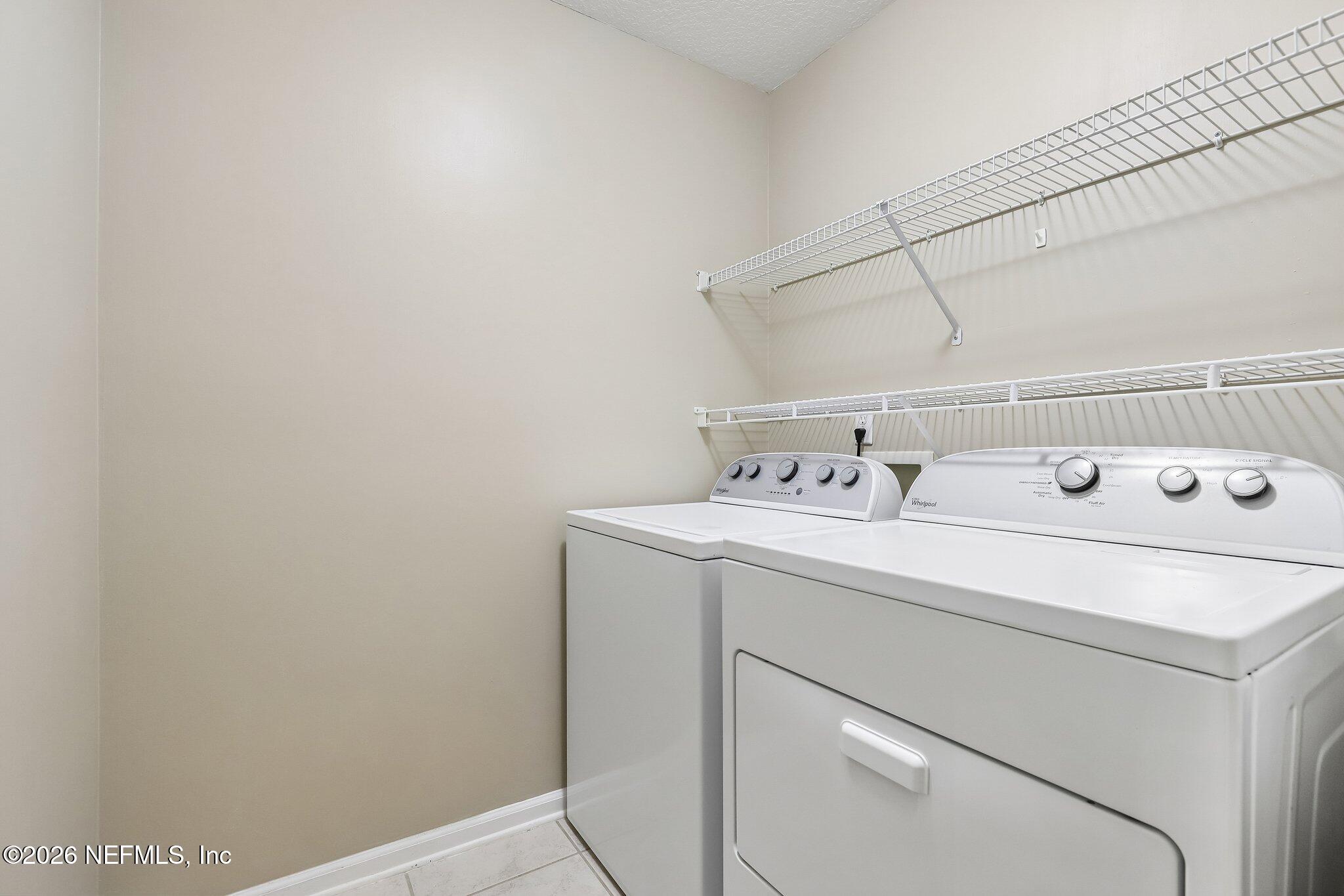 372 MAPLEWOOD Drive, St. Johns