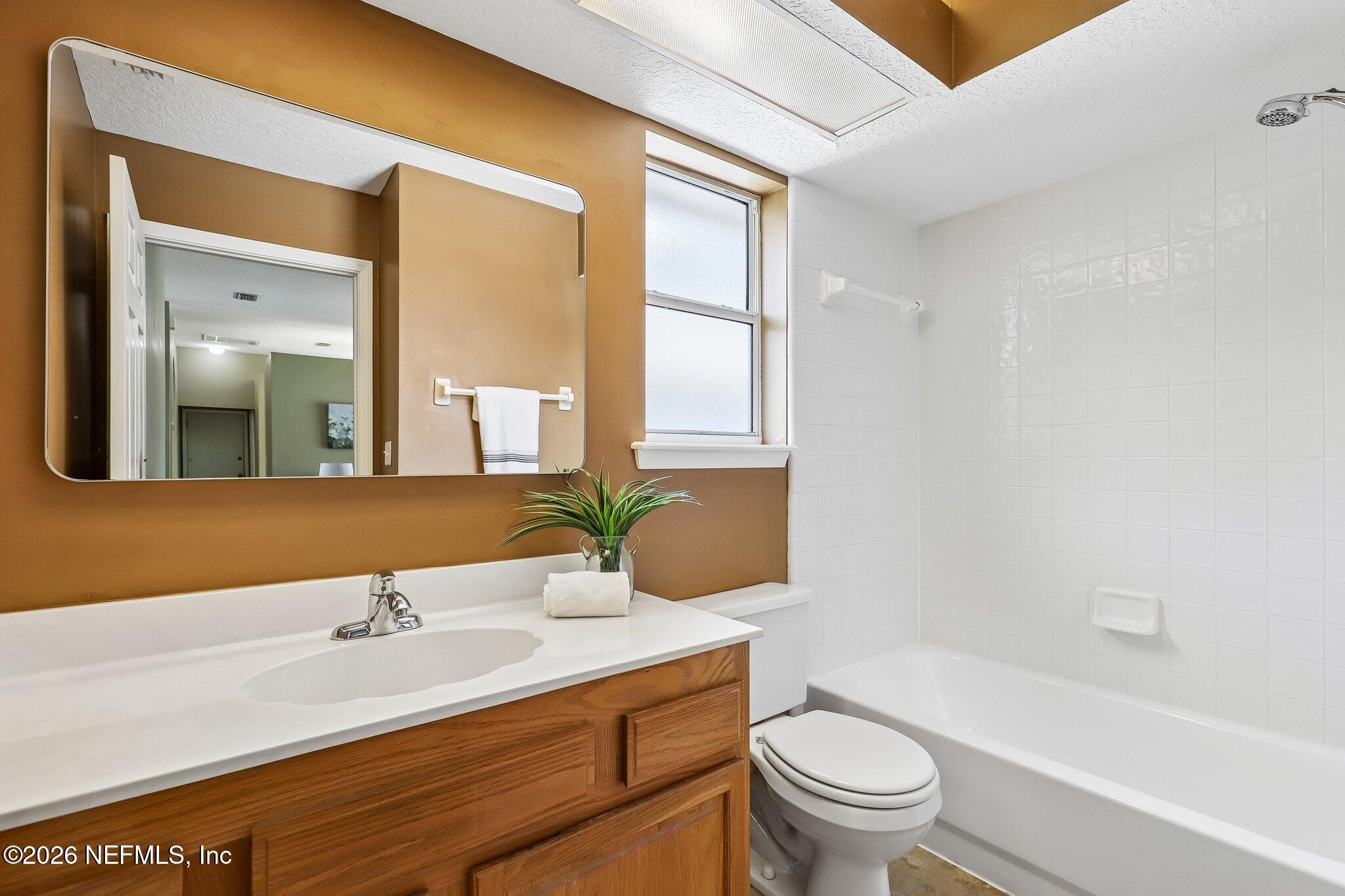 372 MAPLEWOOD Drive, St. Johns