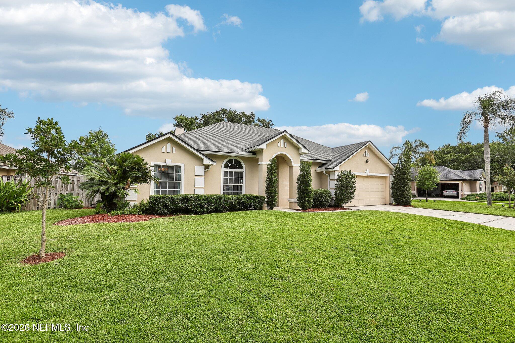 372 MAPLEWOOD Drive, St. Johns