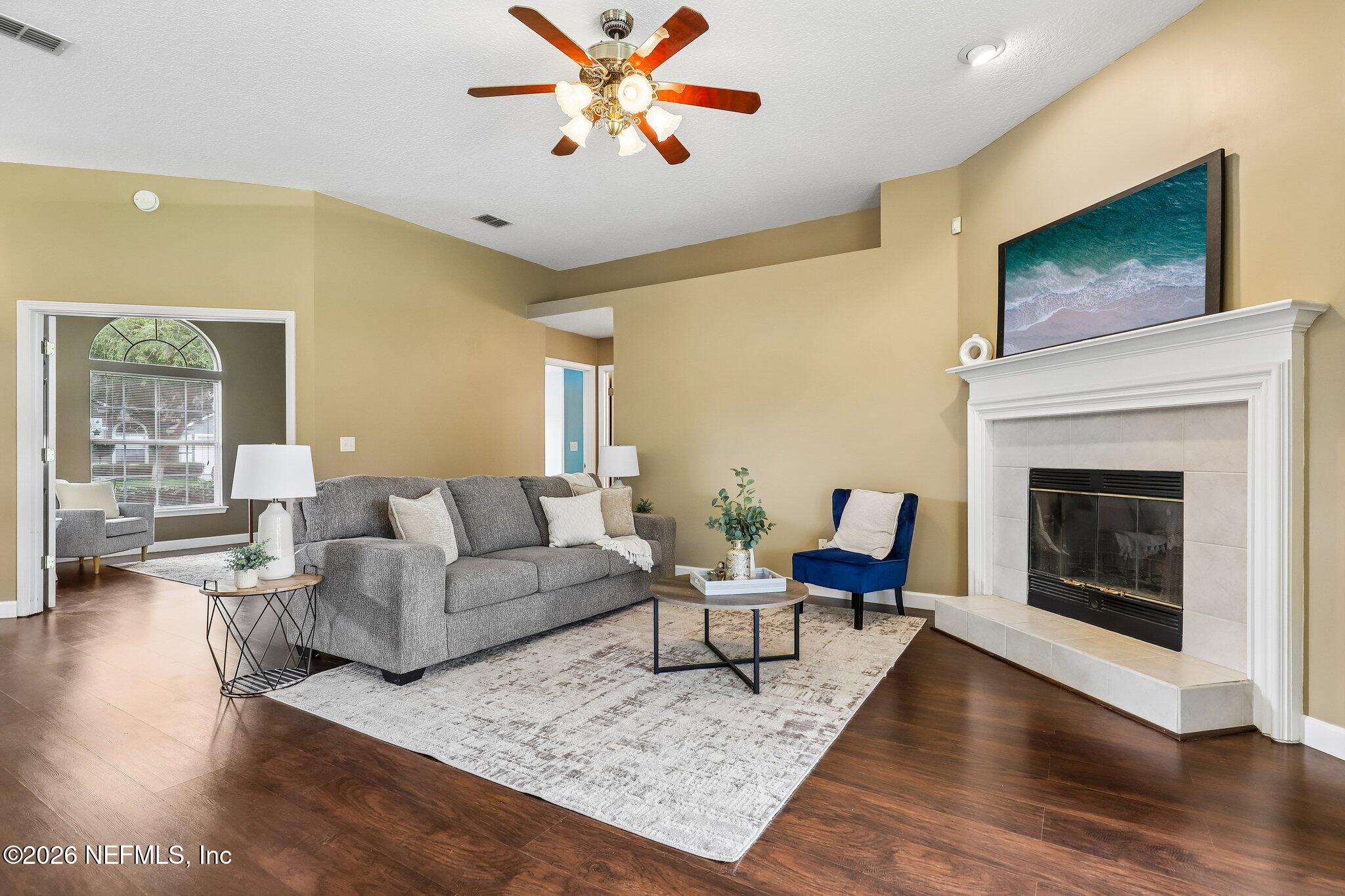 372 MAPLEWOOD Drive, St. Johns