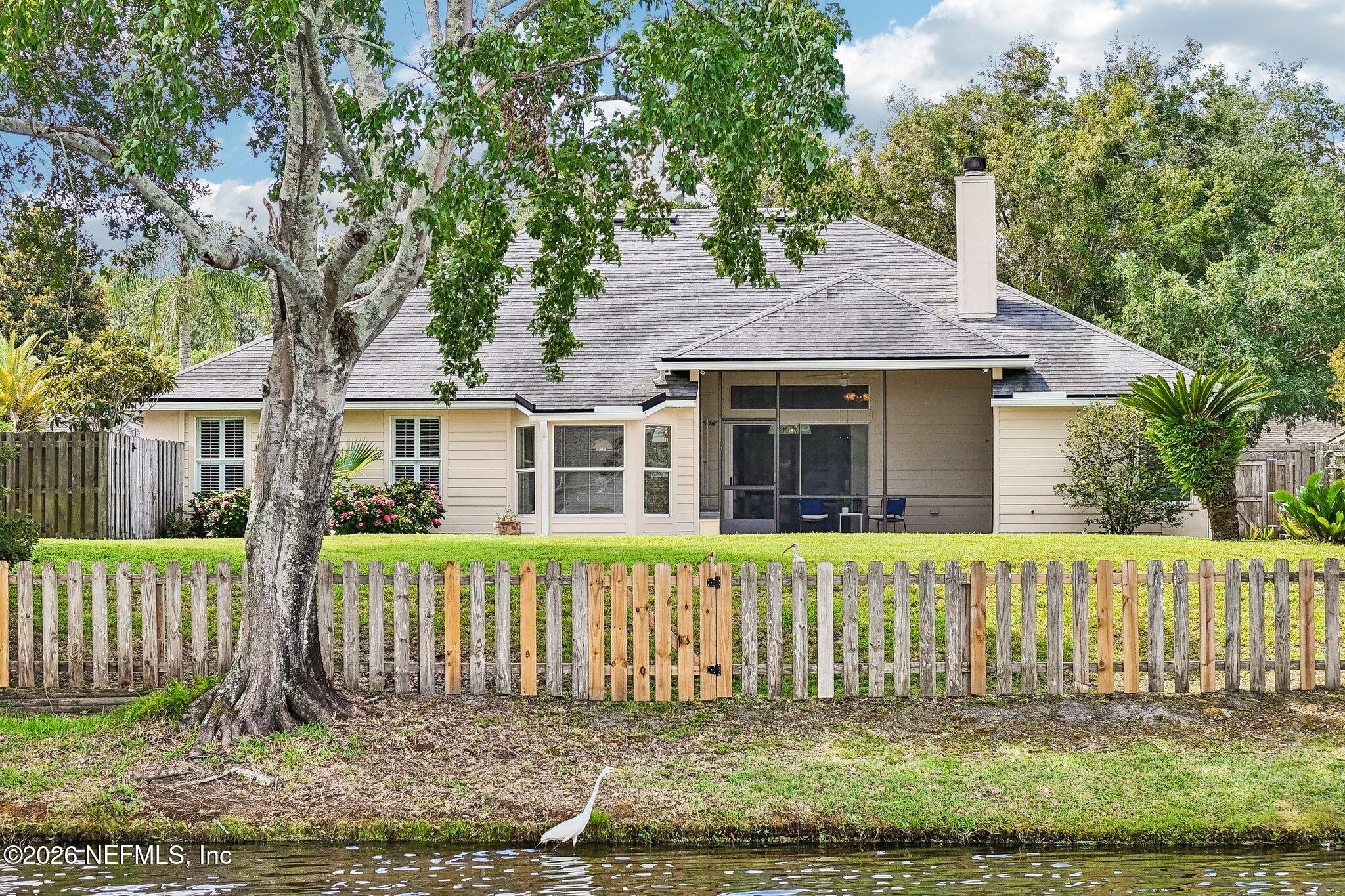 372 MAPLEWOOD Drive, St. Johns