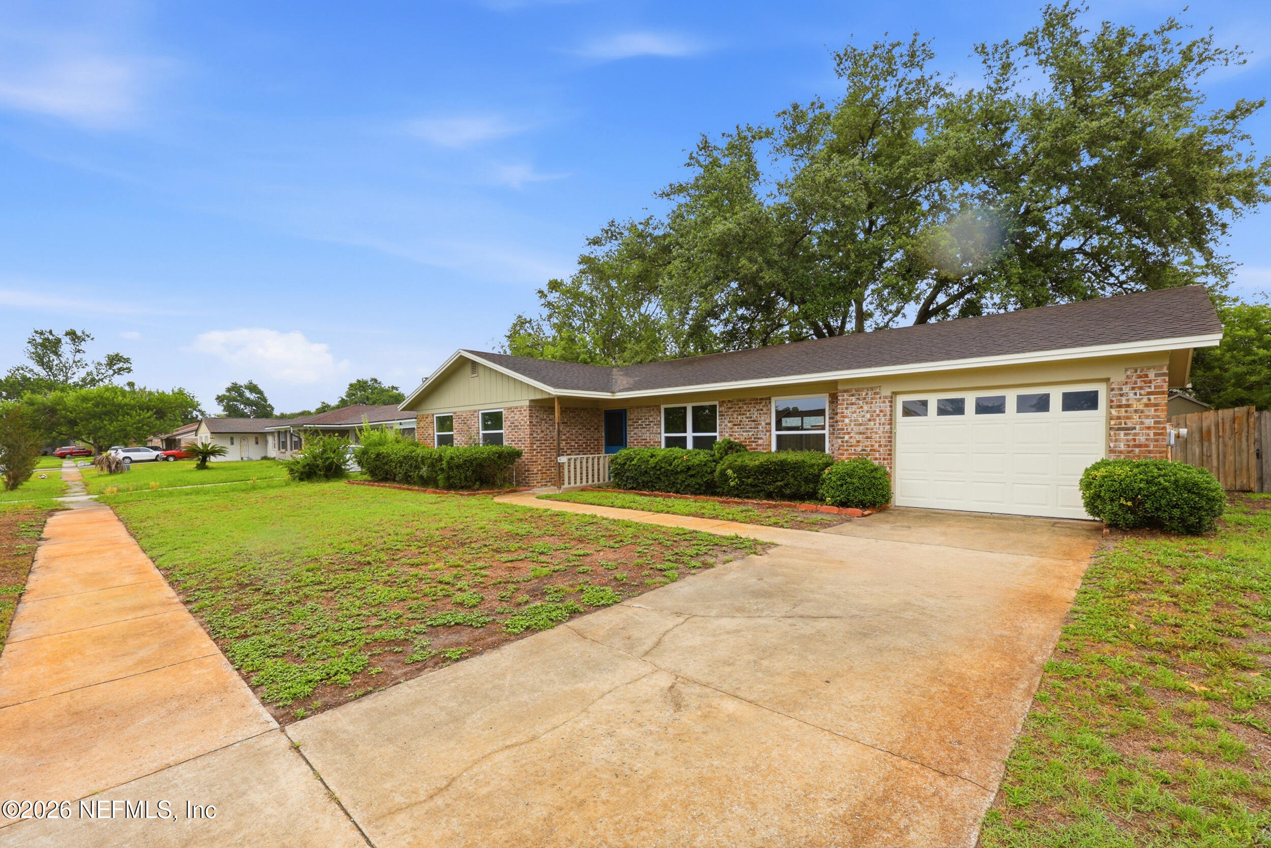 1745 LAURA ANN Lane