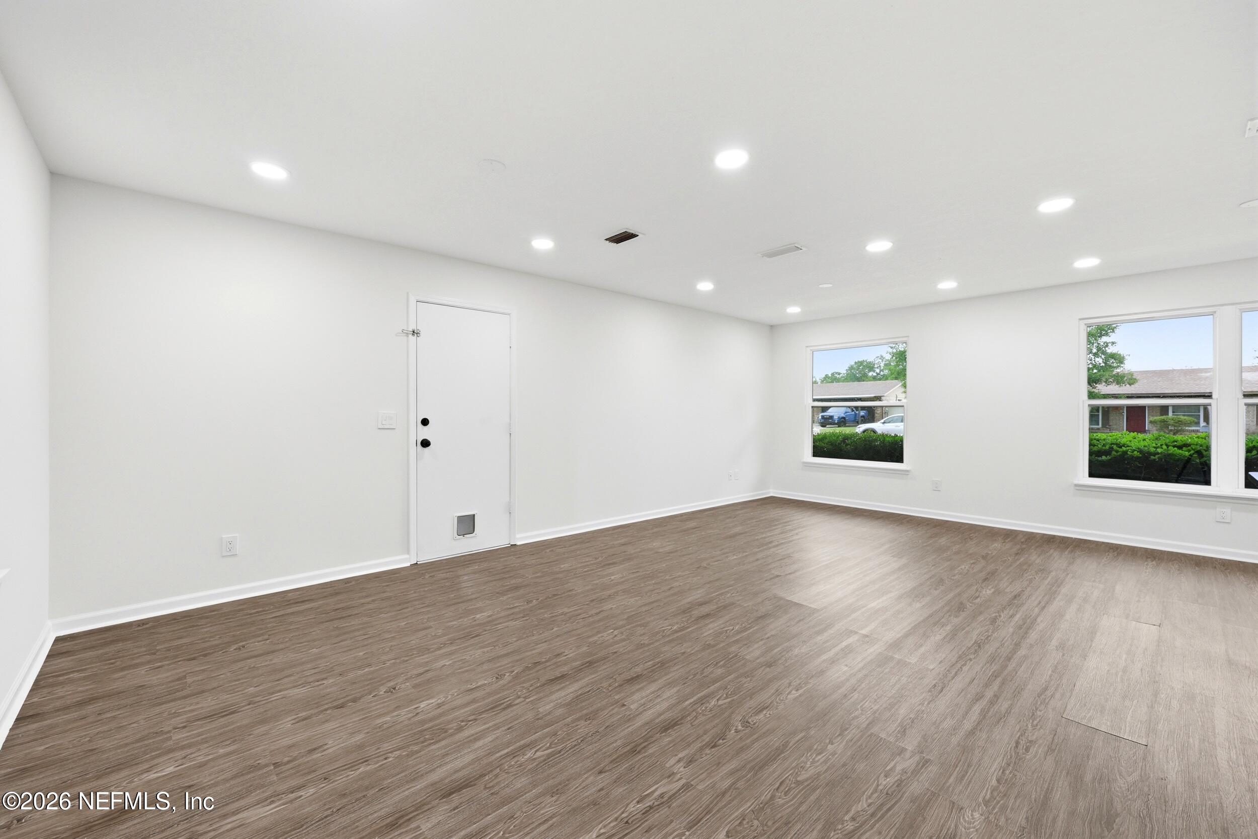 1745 LAURA ANN Lane