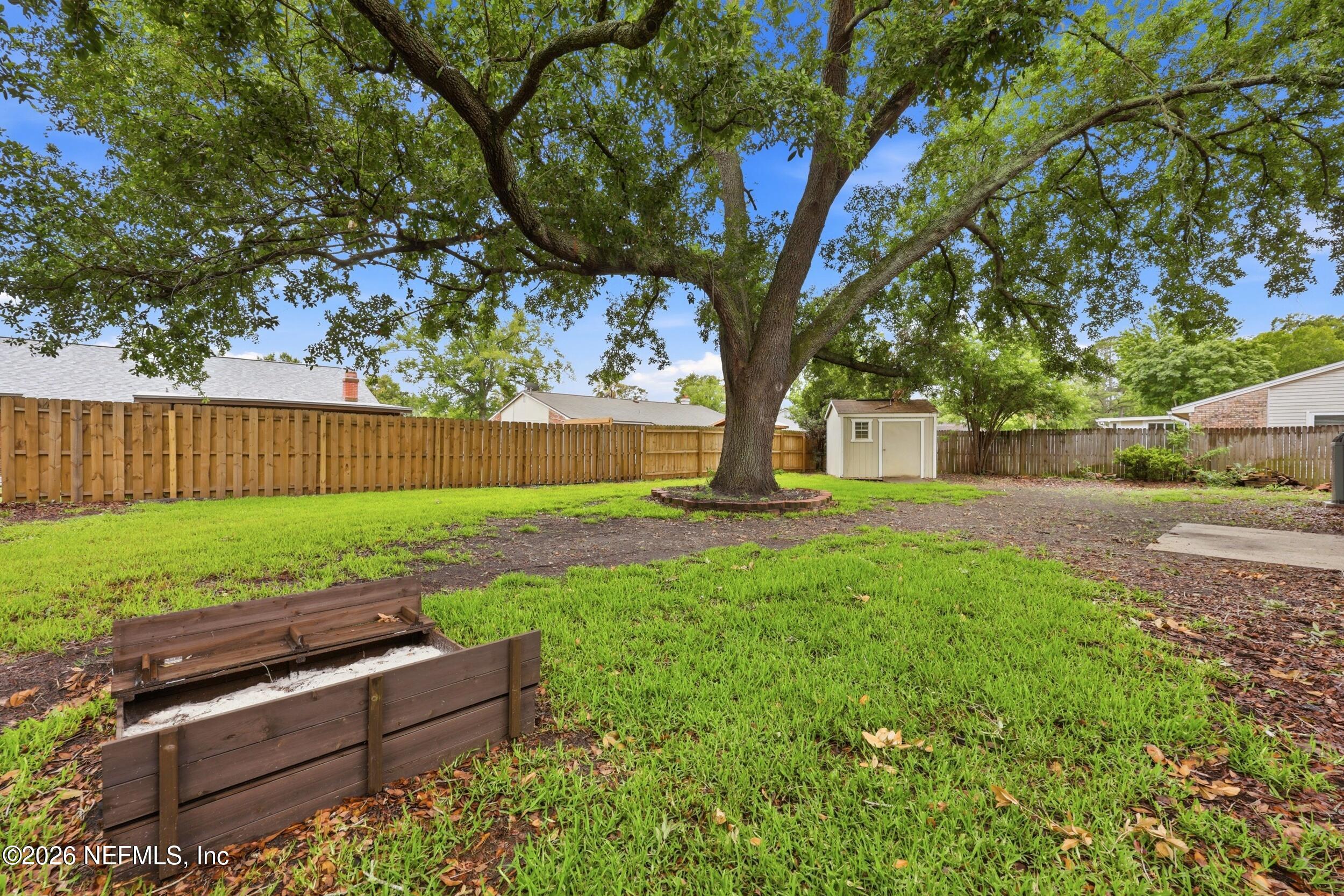 1745 LAURA ANN Lane