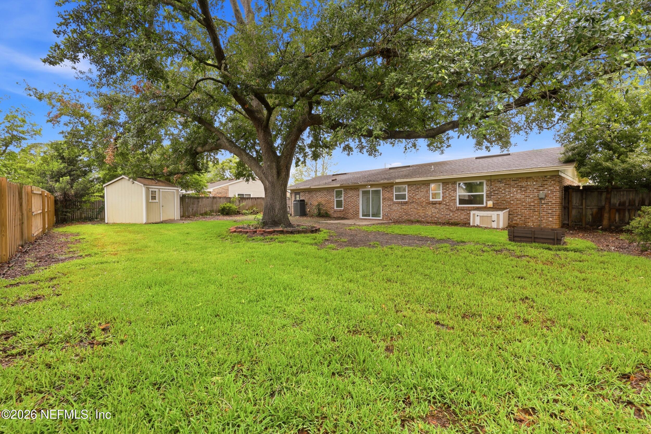 1745 LAURA ANN Lane