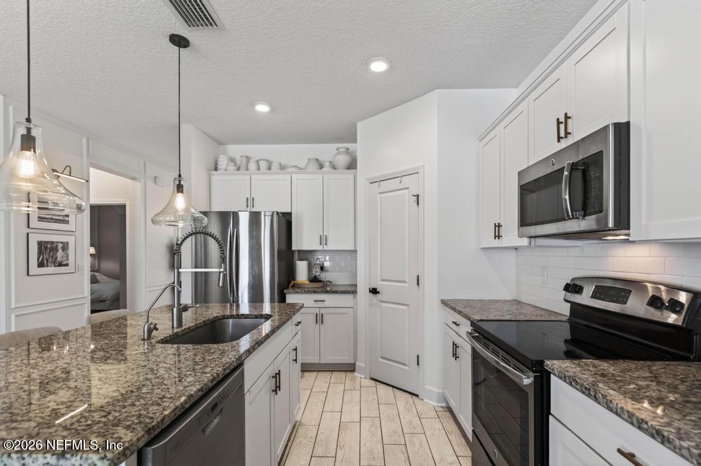 63 FOREST EDGE Drive, St. Johns