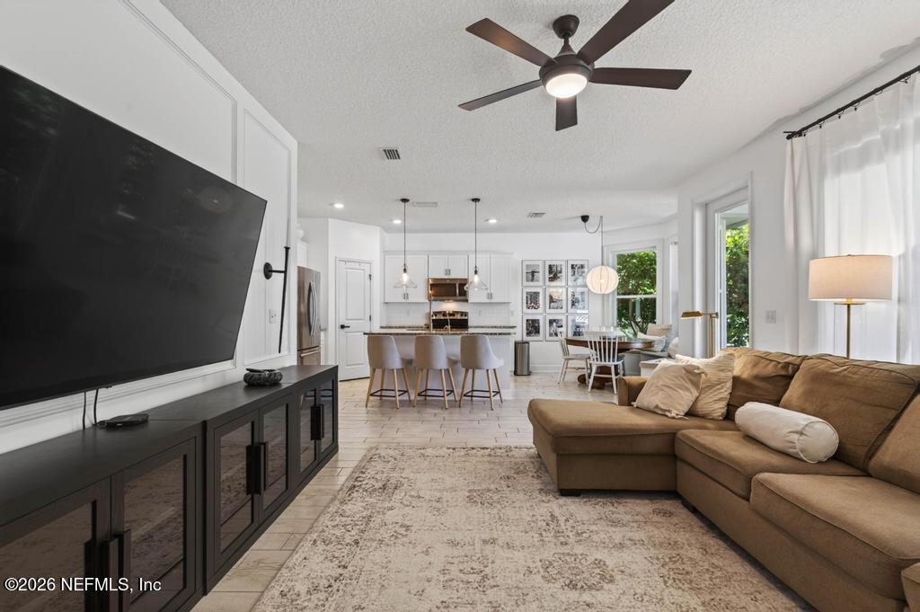 63 FOREST EDGE Drive, St. Johns
