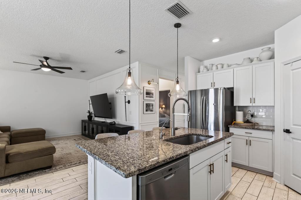 63 FOREST EDGE Drive, St. Johns