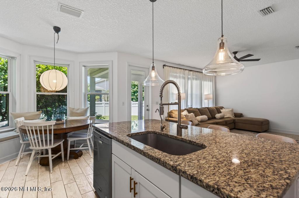63 FOREST EDGE Drive, St. Johns