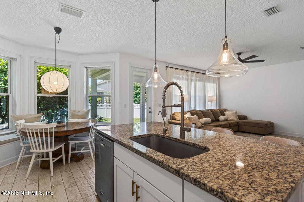 63 FOREST EDGE Drive, St. Johns