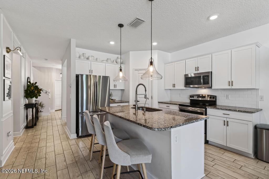 63 FOREST EDGE Drive, St. Johns