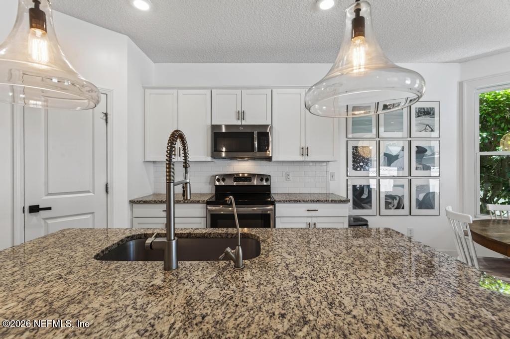 63 FOREST EDGE Drive, St. Johns