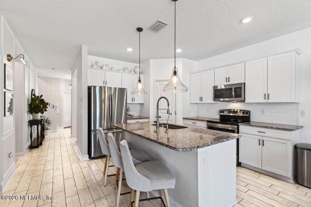 63 FOREST EDGE Drive, St. Johns