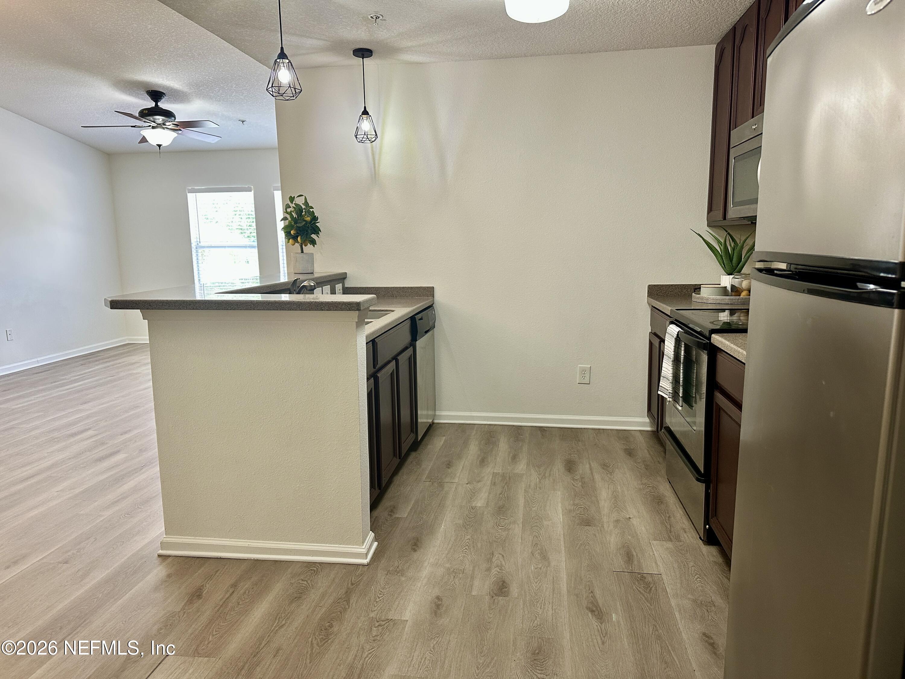13811 HERONS LANDING Way 9