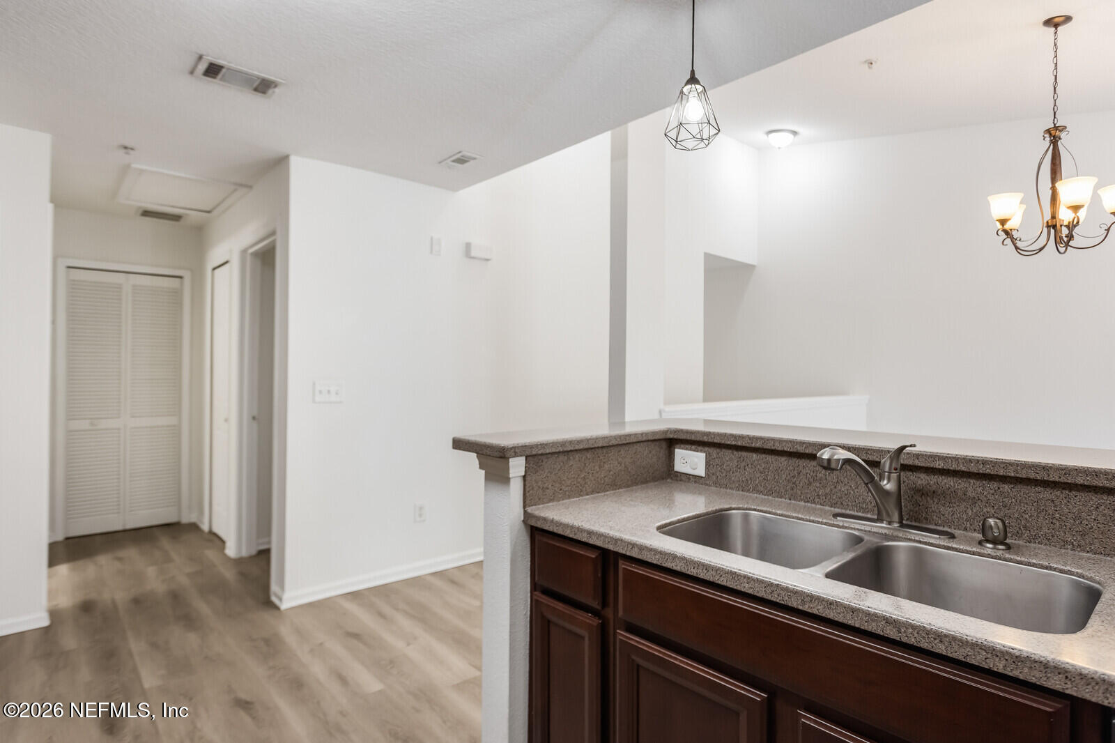 13811 HERONS LANDING Way 9