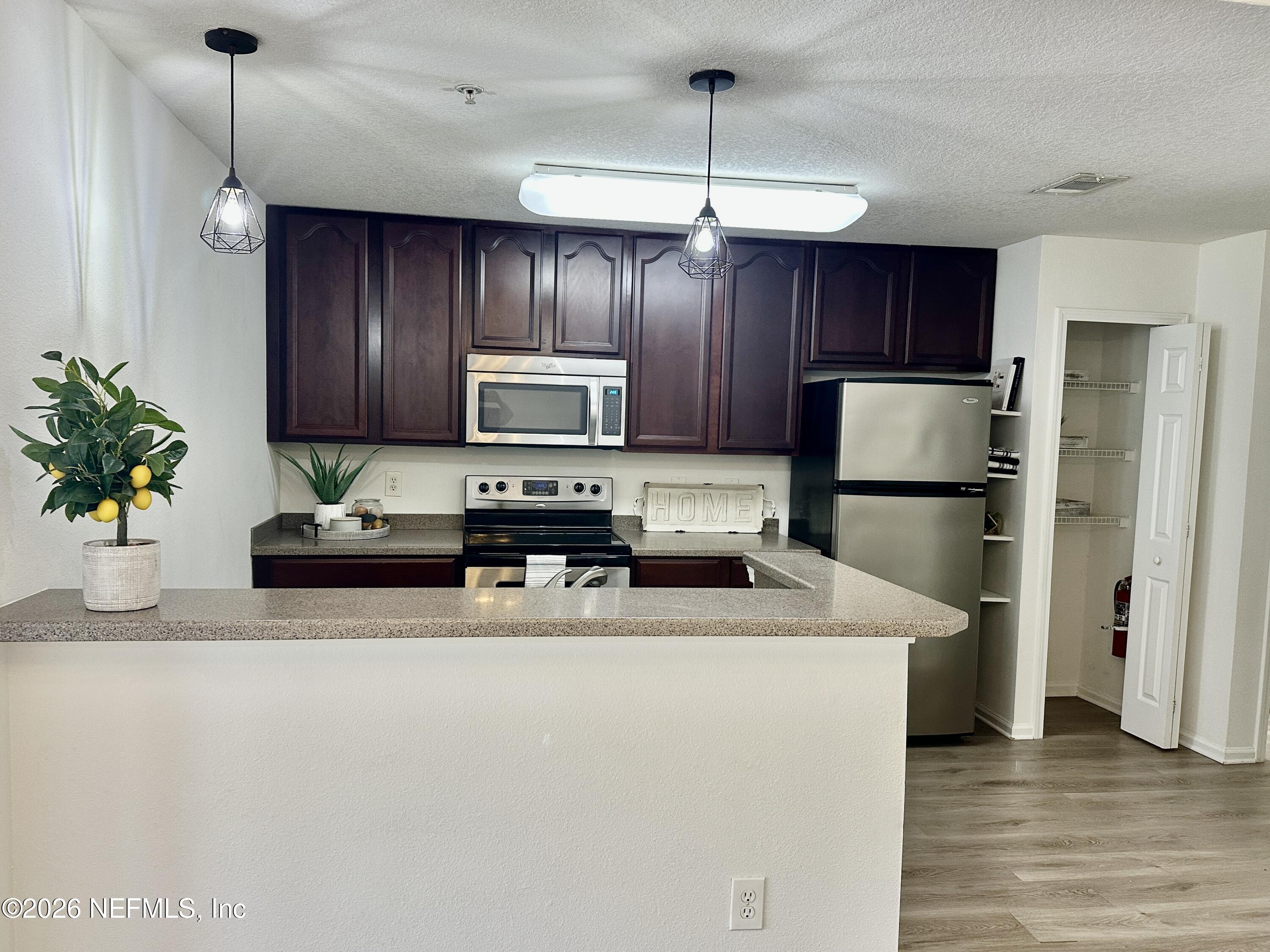 13811 HERONS LANDING Way 9