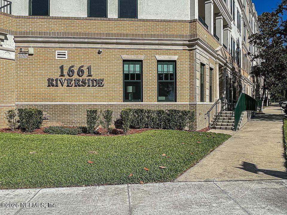 1661 RIVERSIDE Avenue 313