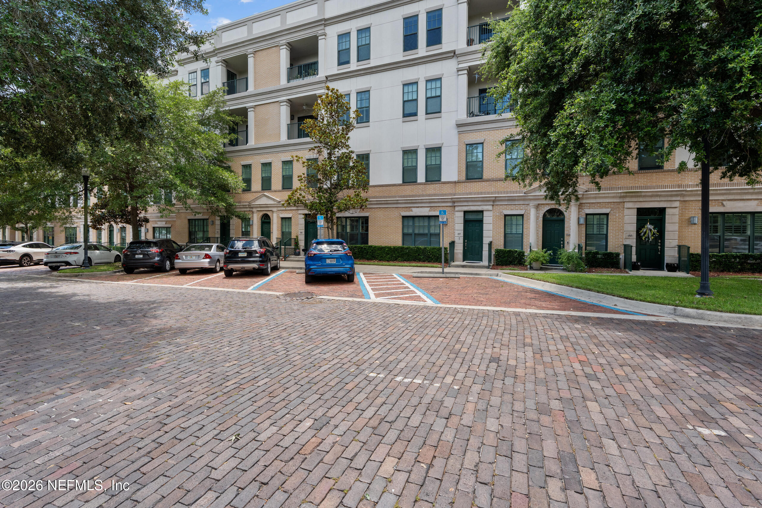 1661 RIVERSIDE Avenue 313