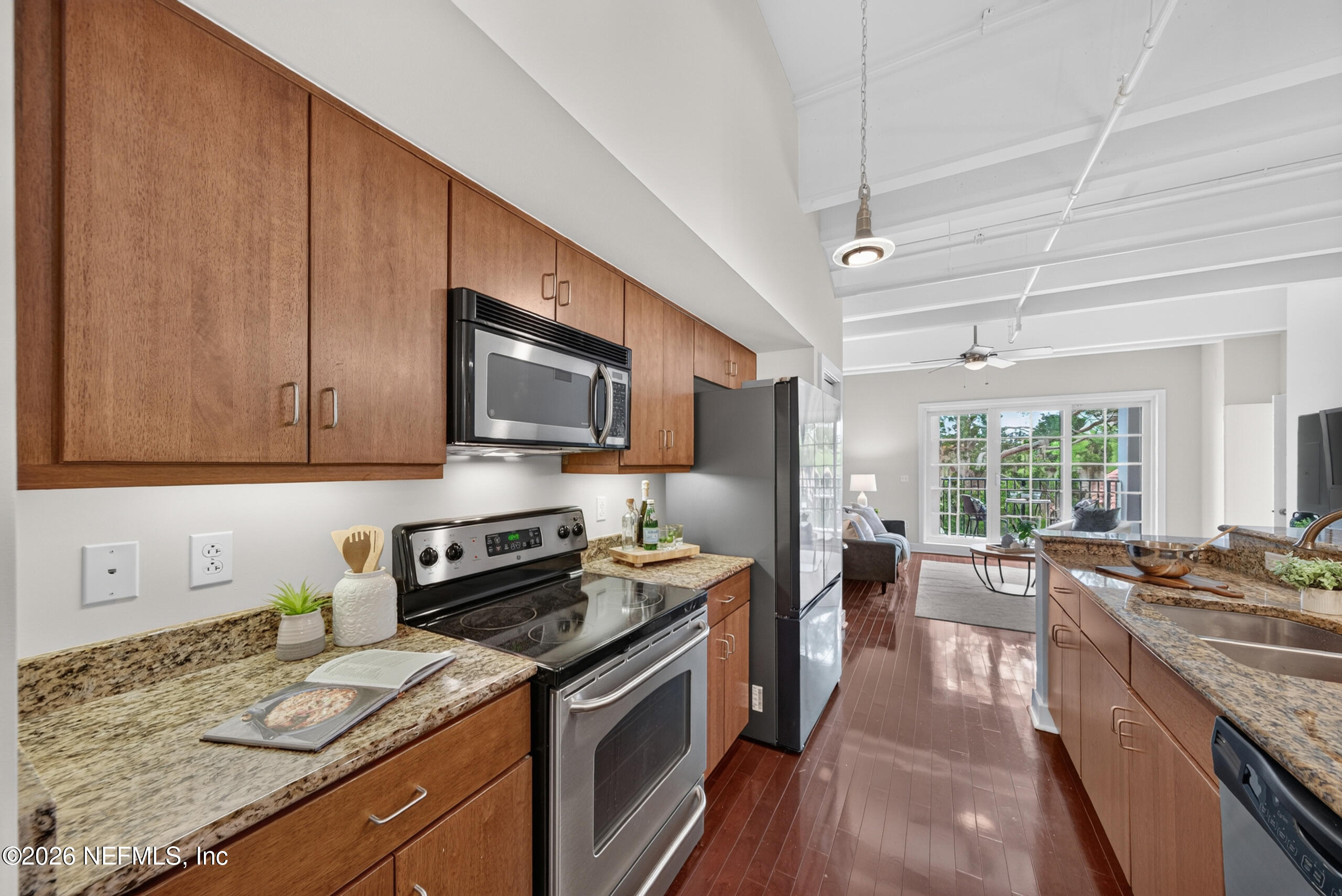 1661 RIVERSIDE Avenue 313
