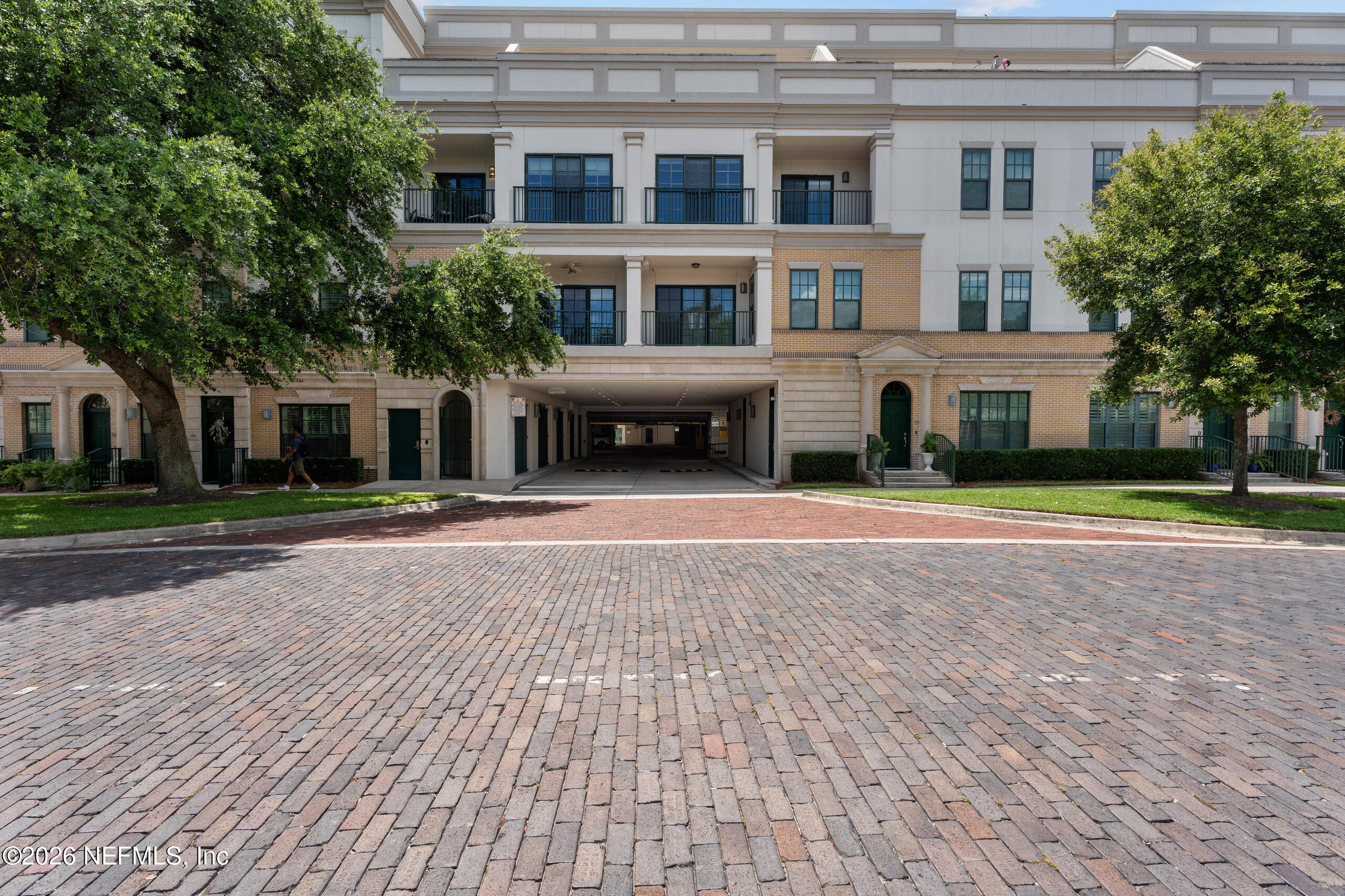 1661 RIVERSIDE Avenue 313