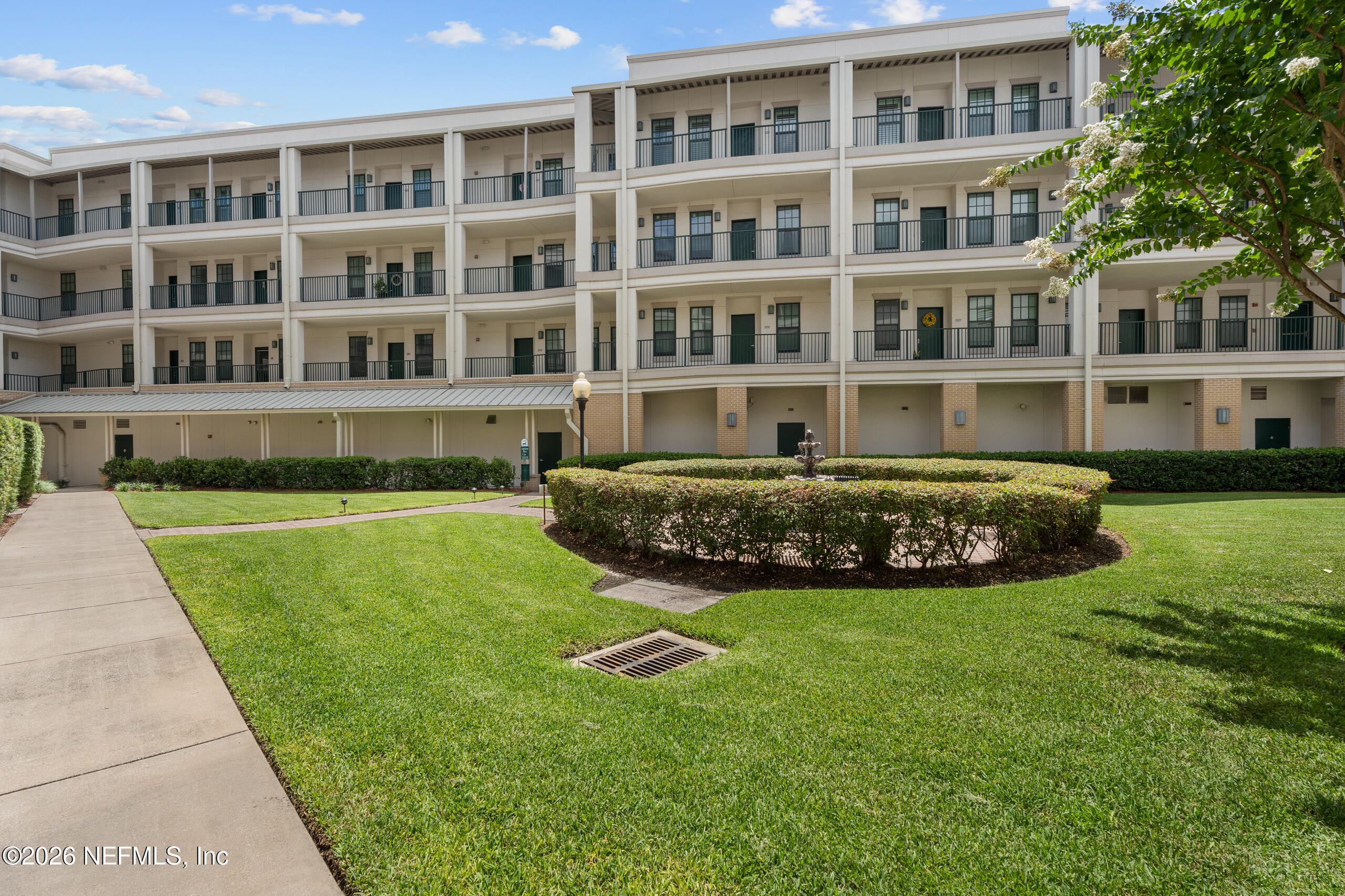 1661 RIVERSIDE Avenue 313