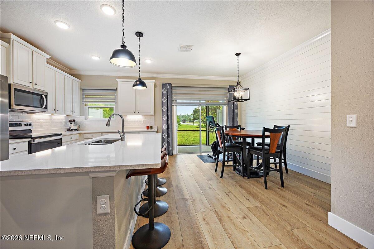 14033 MOLINA Drive