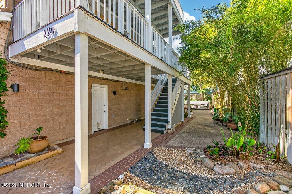 224 BOWLES Street