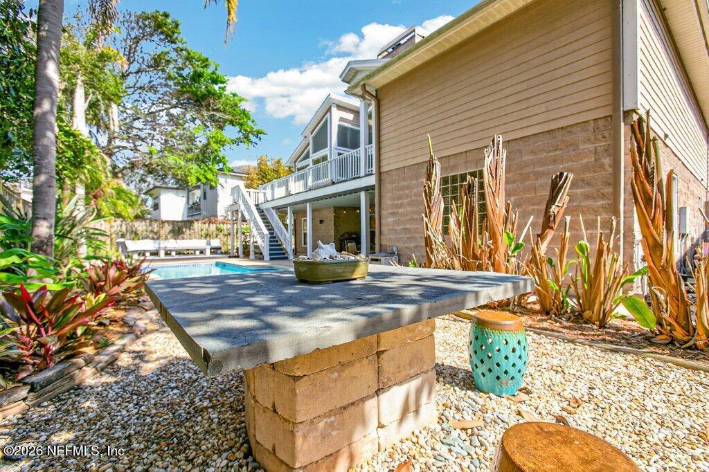 224 BOWLES Street