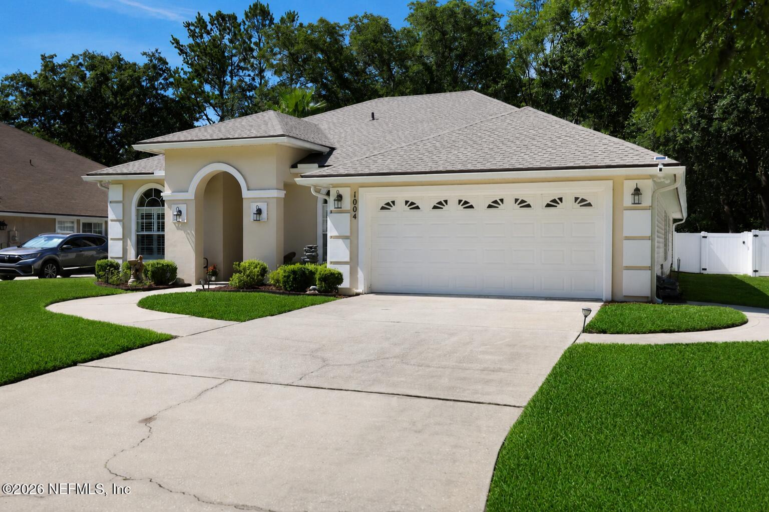 1004 FLORA PARKE Drive, St. Johns
