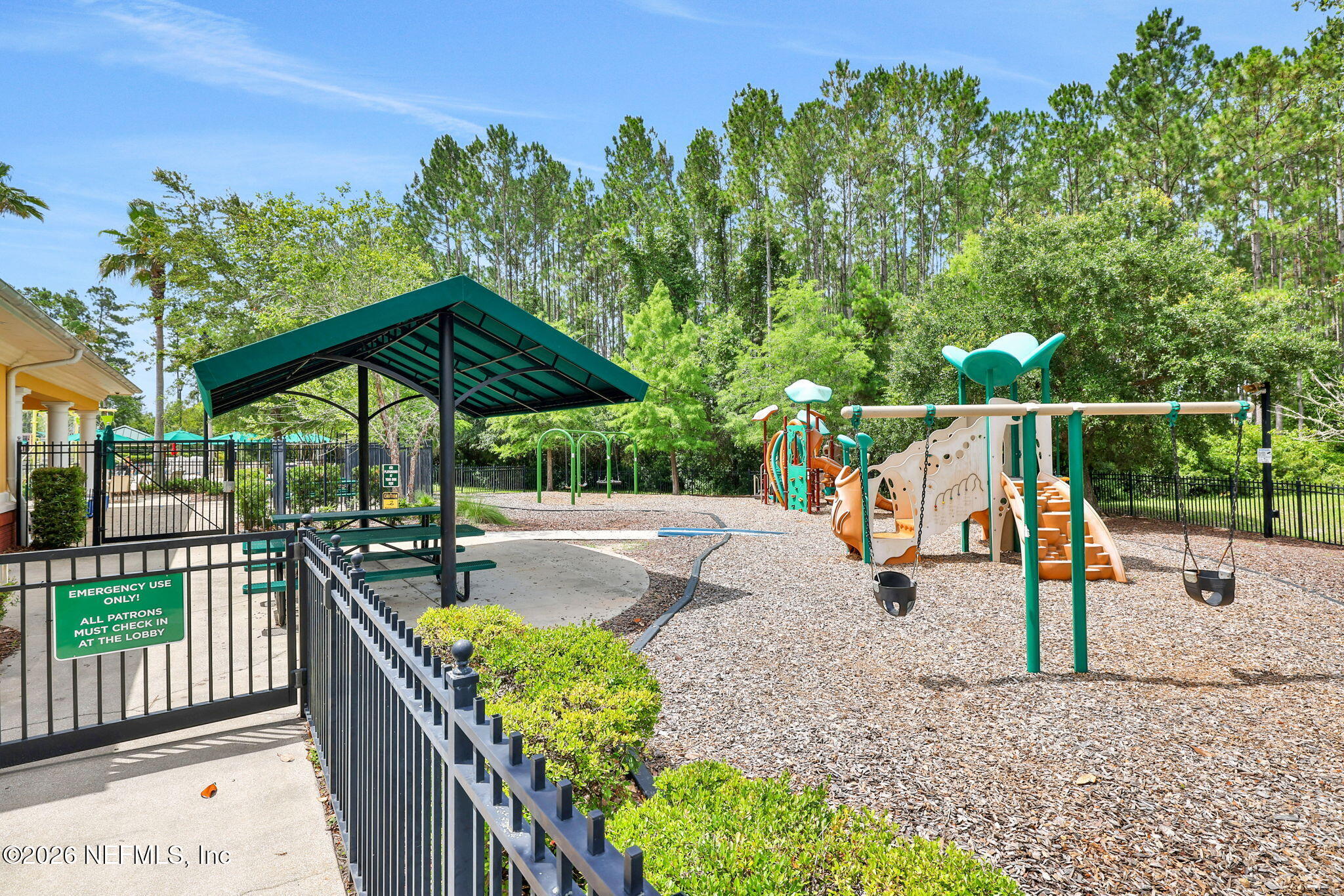 1004 FLORA PARKE Drive, St. Johns