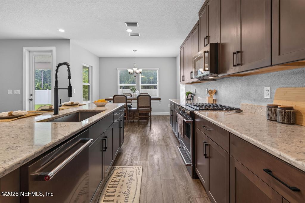96 HILLENDALE Circle, St. Johns